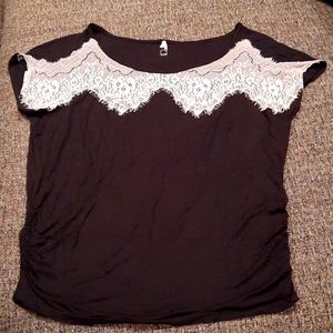 Lace-trim top